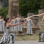 Meşale ve sandaletler: Paris Olimpiyatları için Yunanistan’da düzenlenen alev yakma töreni hakkında bilinmesi gerekenler